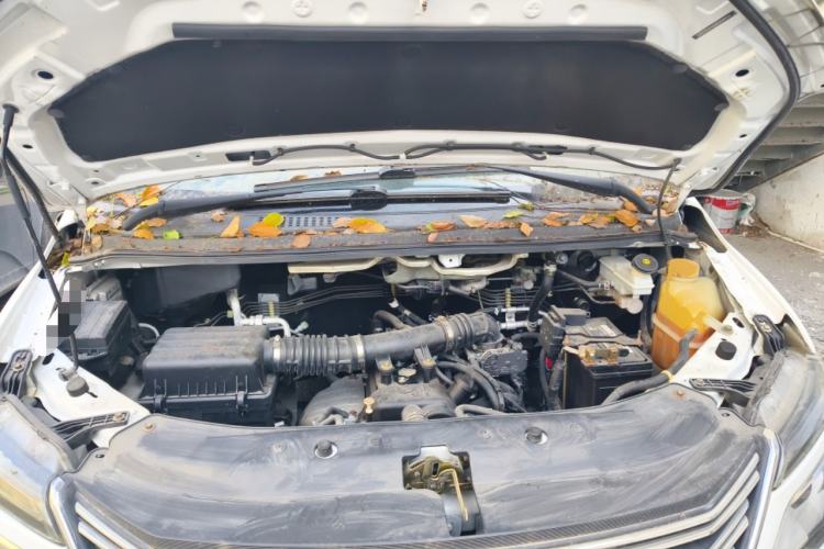 Used FORTHING Lingzhi 2017 M5L 1.6L 7-Seater Comfort Model Engine Bay