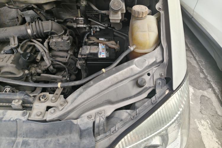 Used FORTHING Lingzhi 2017 M5L 1.6L 7-Seater Standard Model Engine Bay Left