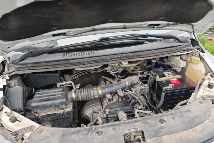 Used FORTHING Lingzhi 2017 M5 1.6L Luxury Model Engine Bay
