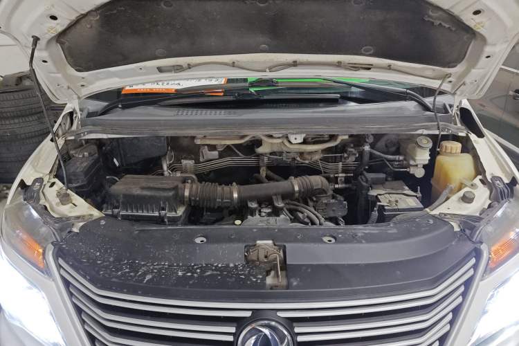Used FORTHING Lingzhi 2017 M5L 1.6L 7-Seater Standard Model Engine Bay