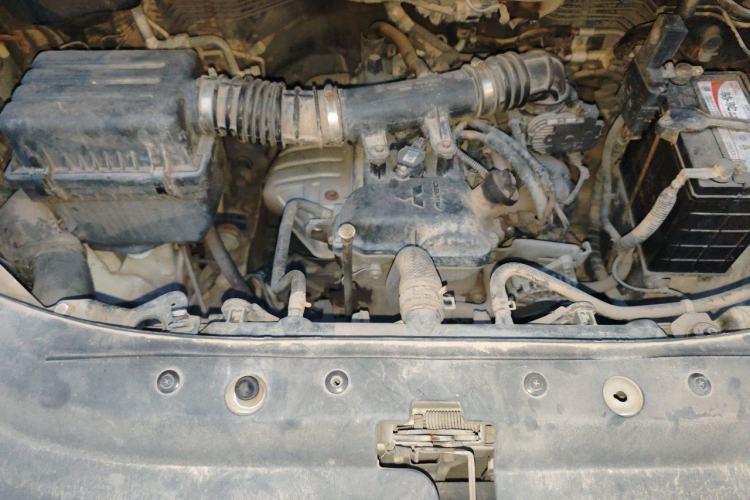 Used FORTHING Lingzhi 2017 M5L 1.6L 7-Seater Standard Model Engine Bay