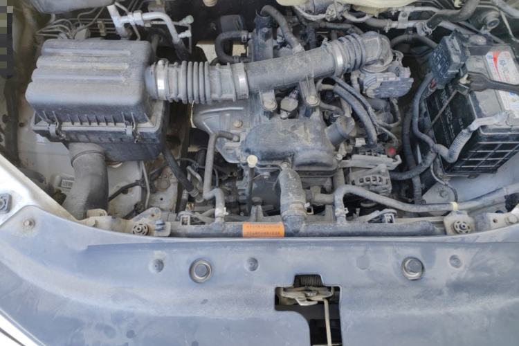 Used FORTHING Lingzhi 2017 M5L 1.6L 7-Seater Comfort Model Engine Bay