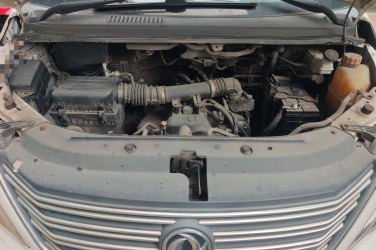 Used FORTHING Lingzhi 2017 M5L 1.6L 7-Seater Comfort Model Engine Bay