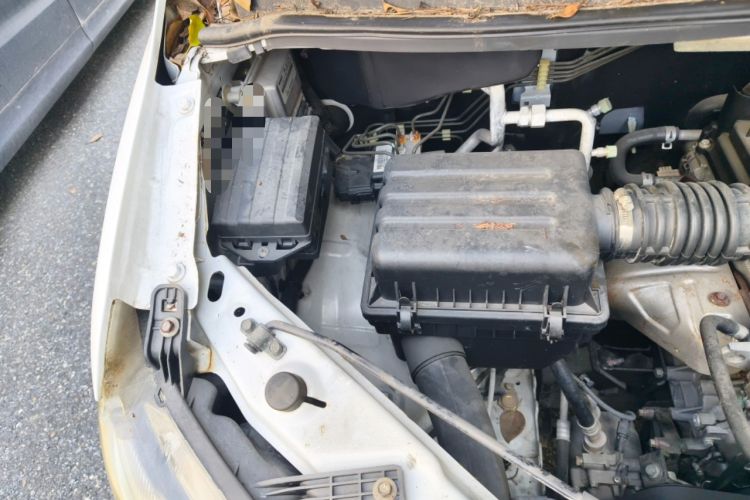 Used FORTHING Lingzhi 2017 M5L 1.6L 7-Seater Comfort Model Engine Bay Right