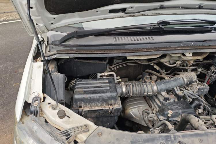 Used FORTHING Lingzhi 2017 M5 1.6L Luxury Model Engine Bay Right