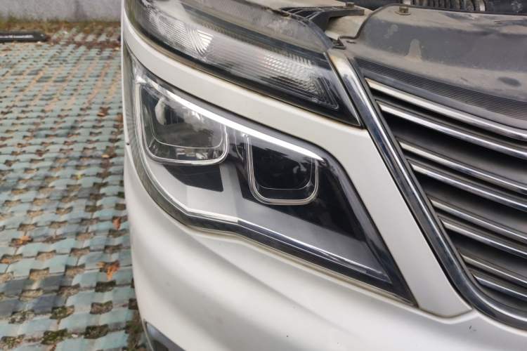Used FORTHING Lingzhi 2017 M5 1.6L Luxury Model Exterior 6