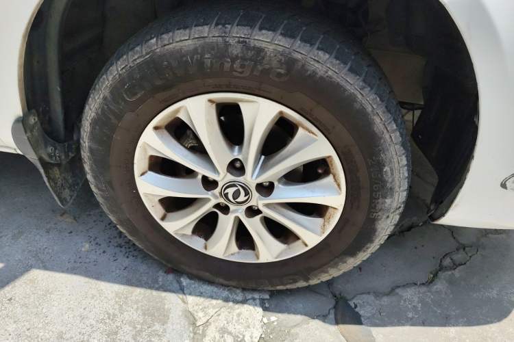 Used FORTHING Lingzhi 2017 M5L 1.6L 7-Seater Comfort Model Exterior 7