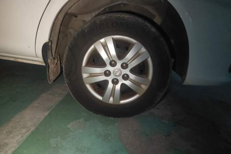 Used FORTHING Lingzhi 2017 M5 1.6L Standard Model Exterior 7