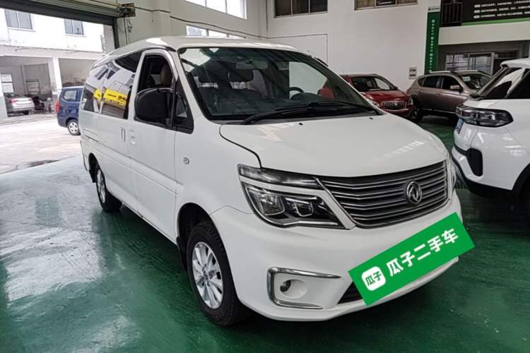 Used FORTHING Lingzhi 2017 M5L 1.6L 7-Seater Comfort Model Front Right 45 Deg