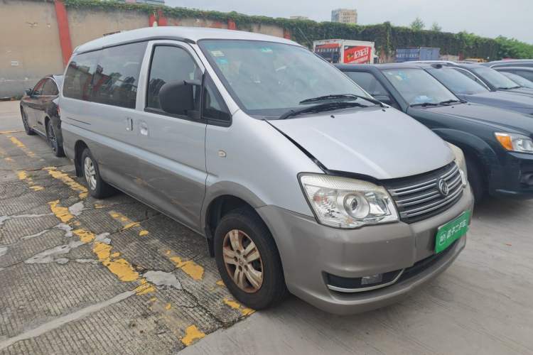 Used FORTHING Lingzhi 2017 M3L 2.0L 7-Seater Comfort Model Front Right 45 Deg