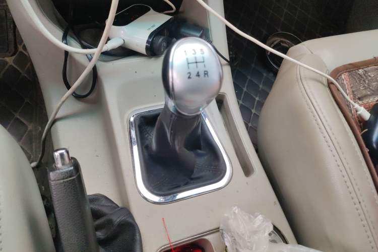Used FORTHING Lingzhi 2017 M5 1.6L Luxury Model Gear Lever
