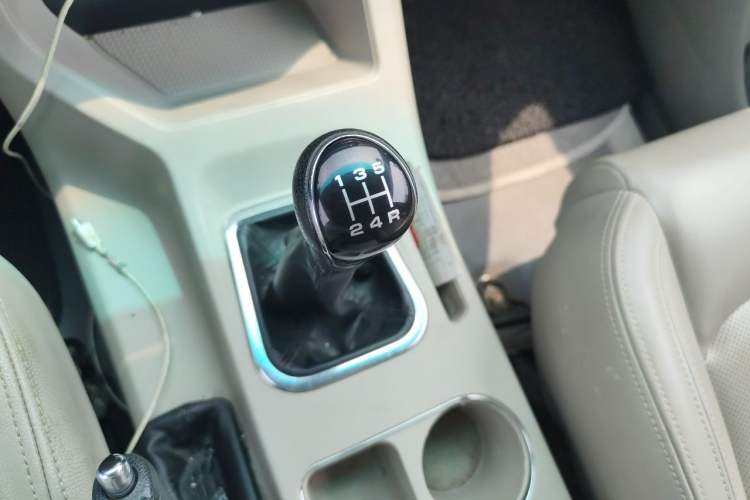 Used FORTHING Lingzhi 2017 M5 1.6L Luxury Model Gear Lever