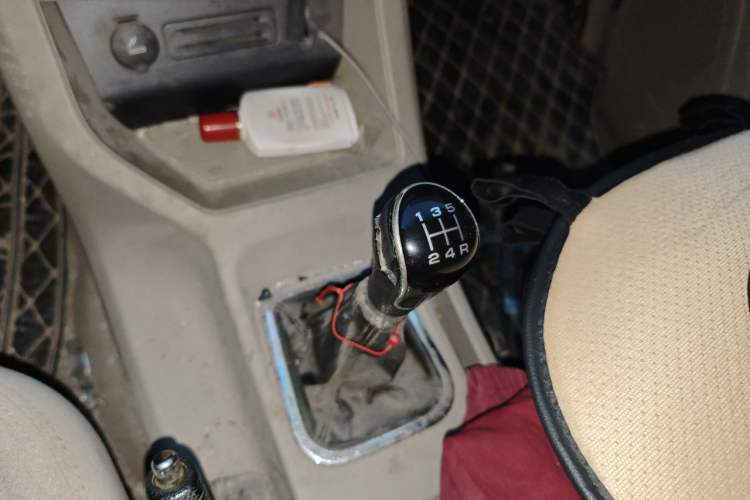 Used FORTHING Lingzhi 2017 M5L 1.6L 7-Seater Standard Model Gear Lever