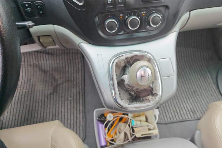 Used FORTHING Lingzhi 2017 M3L 2.0L 7-Seater Comfort Model Gear Lever