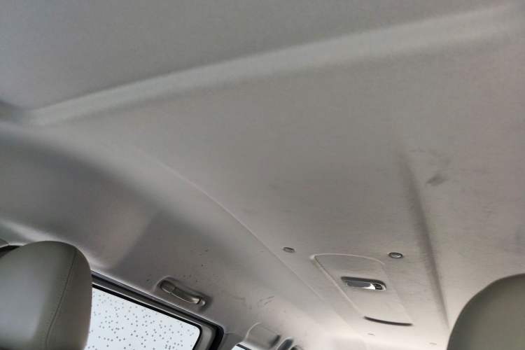 Used FORTHING Lingzhi 2017 M5L 1.6L 7-Seater Comfort Model Headliner