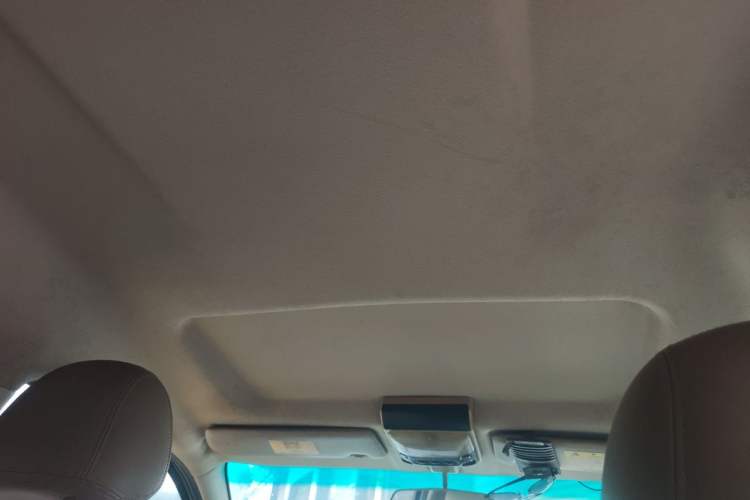 Used FORTHING Lingzhi 2017 M5L 1.6L 7-Seater Comfort Model Headliner