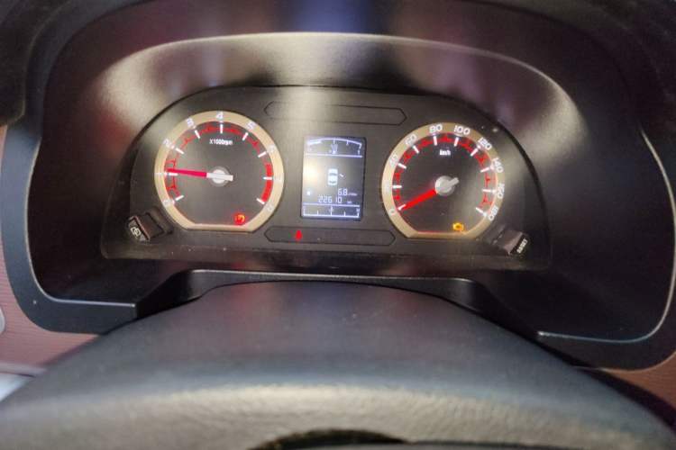 Used FORTHING Lingzhi 2017 M5L 1.6L 7-Seater Standard Model Instrument Cluster