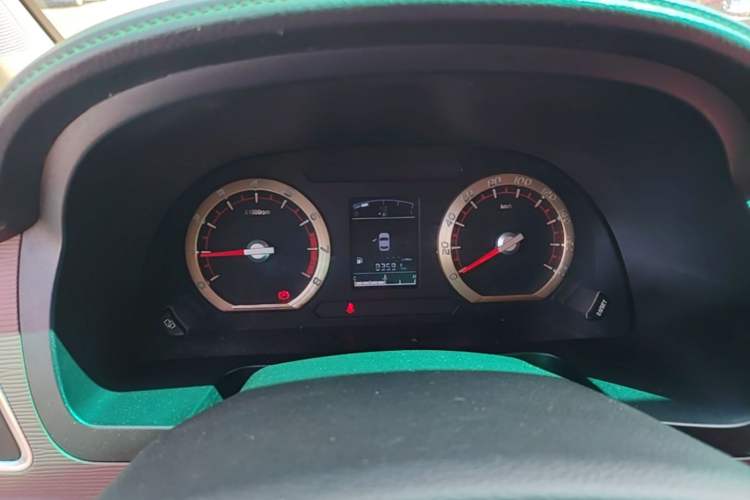 Used FORTHING Lingzhi 2017 M5L 1.6L 7-Seater Standard Model Instrument Cluster