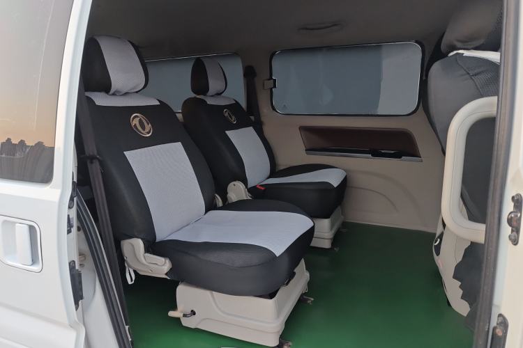 Used FORTHING Lingzhi 2017 M5L 1.6L 7-Seater Standard Model Interior 1