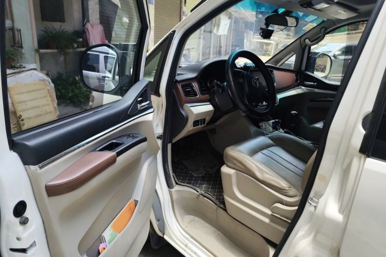 Used FORTHING Lingzhi 2017 M5L 1.6L 7-Seater Comfort Model Interior 3
