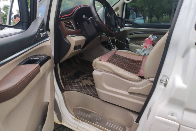 Used FORTHING Lingzhi 2017 M5 1.6L Luxury Model Interior 3