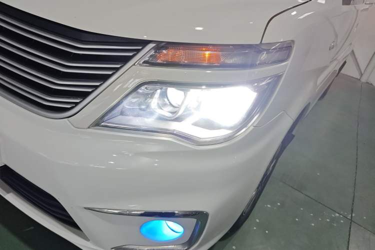 Used FORTHING Lingzhi 2017 M5L 1.6L 7-Seater Standard Model Left Front Headlight