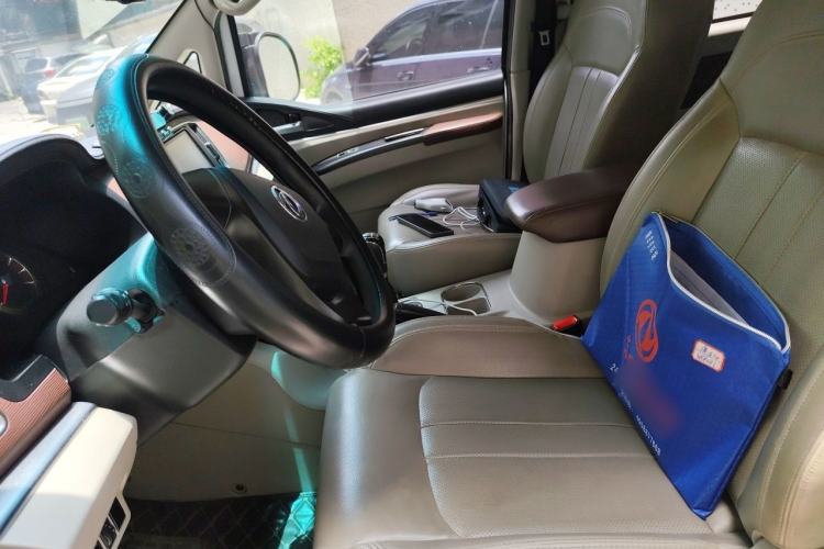 Used FORTHING Lingzhi 2017 M5L 1.6L 7-Seater Comfort Model Left Front Seat