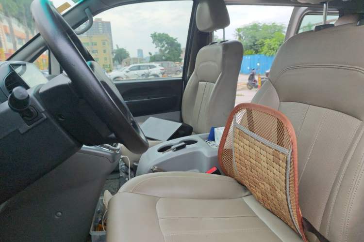 Used FORTHING Lingzhi 2017 M3L 2.0L 7-Seater Comfort Model Left Front Seat