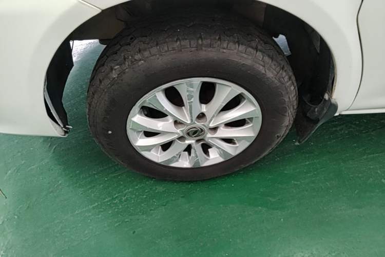 Used FORTHING Lingzhi 2017 M5L 1.6L 7-Seater Comfort Model Left Front Wheel Hub