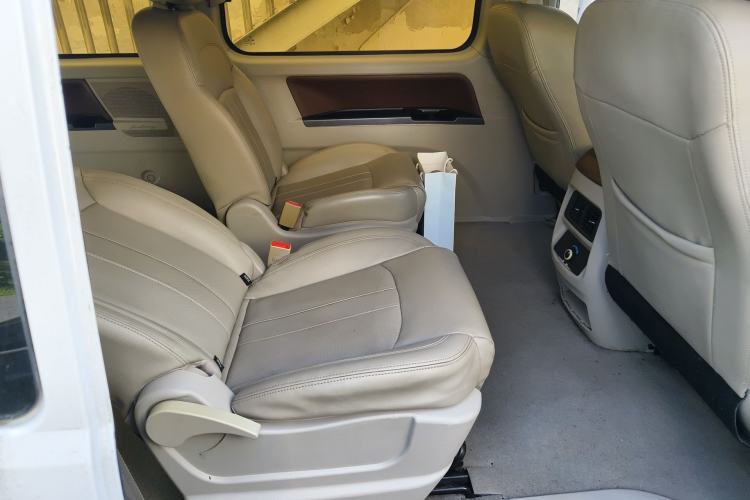 Used FORTHING Lingzhi 2017 M5L 1.6L 7-Seater Comfort Model Left Rear Seat