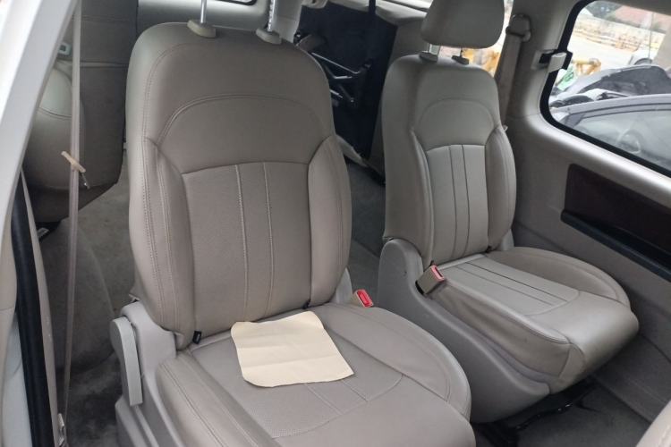 Used FORTHING Lingzhi 2017 M5L 1.6L 7-Seater Comfort Model Left Rear Seat