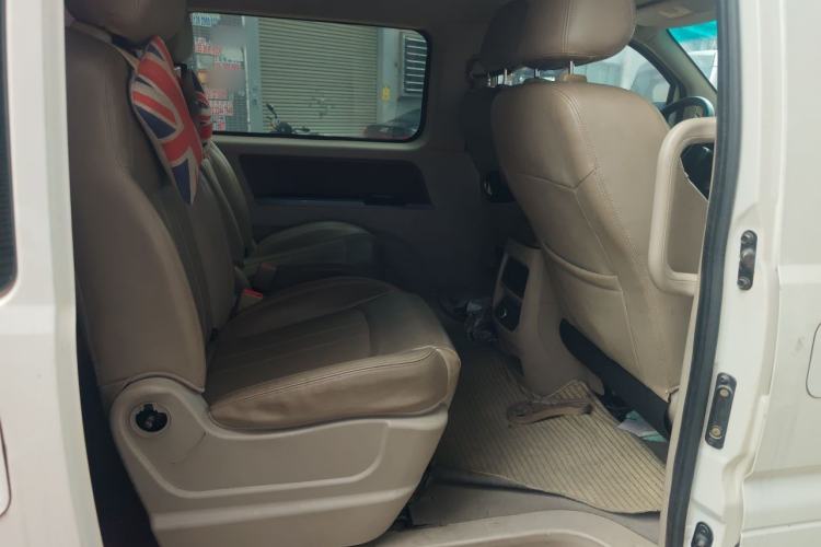Used FORTHING Lingzhi 2017 M5L 1.6L 7-Seater Comfort Model Left Rear Seat