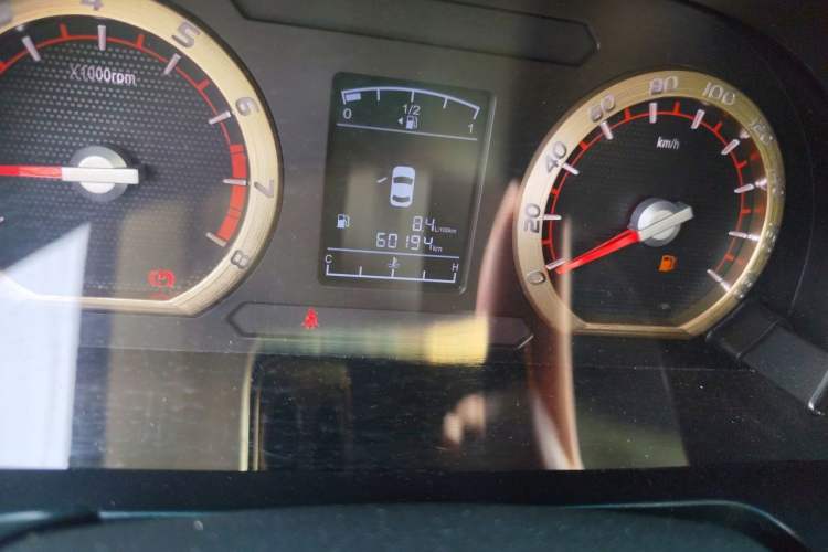Used FORTHING Lingzhi 2017 M5 1.6L Luxury Model Odometer Close Up