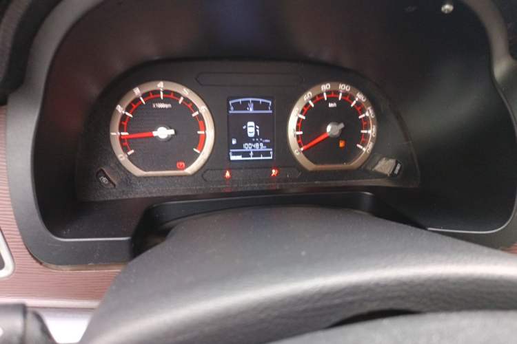 Used FORTHING Lingzhi 2017 M5 1.6L Luxury Model Odometer Close Up