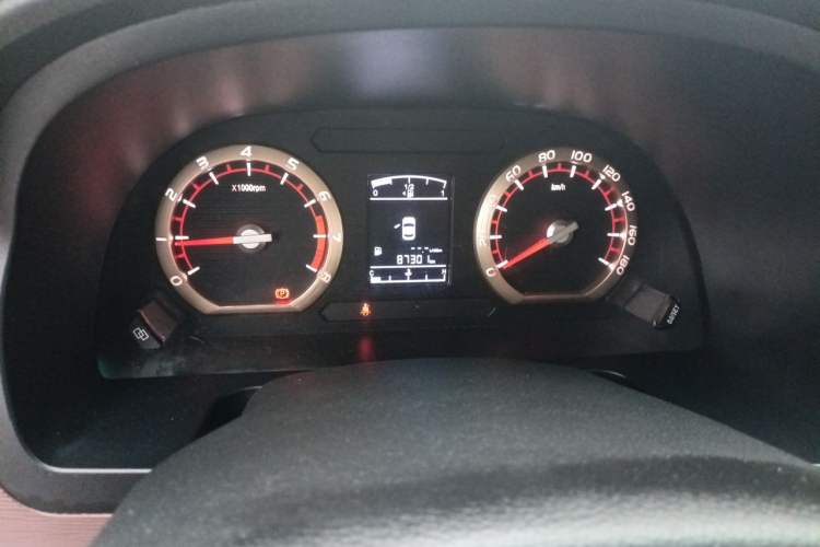 Used FORTHING Lingzhi 2017 M5L 1.6L 7-Seater Comfort Model Odometer Close Up