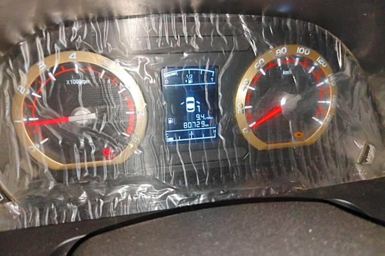 Used FORTHING Lingzhi 2017 M5 1.6L Luxury Model Odometer Close Up