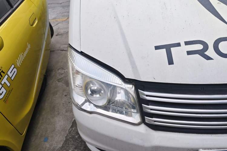 Used FORTHING Lingzhi 2017 M5L 1.6L 7-Seater Standard Model Right Front Headlight
