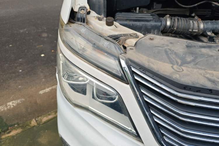 Used FORTHING Lingzhi 2017 M5 1.6L Luxury Model Right Front Headlight