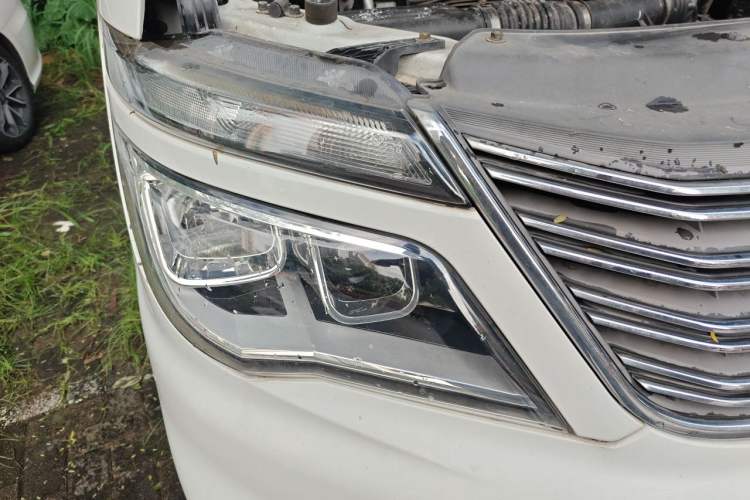 Used FORTHING Lingzhi 2017 M5 1.6L Luxury Model Right Front Headlight