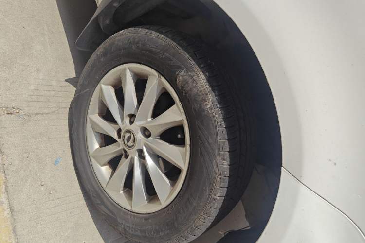 Used FORTHING Lingzhi 2017 M5 1.6L Luxury Model Right Front Wheel Hub