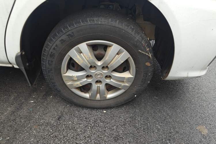 Used FORTHING Lingzhi 2017 M5 1.6L Standard Model Right Front Wheel Hub