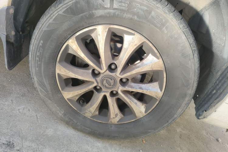 Used FORTHING Lingzhi 2017 M5L 1.6L 7-Seater Comfort Model Right Front Wheel Hub