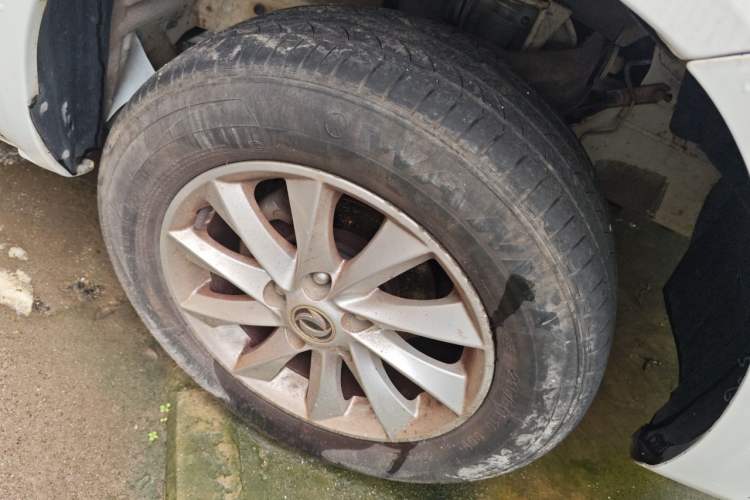 Used FORTHING Lingzhi 2017 M5 1.6L Luxury Model Right Front Wheel Hub