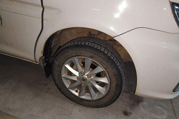 Used FORTHING Lingzhi 2017 M5 1.6L Luxury Model Right Front Wheel Hub