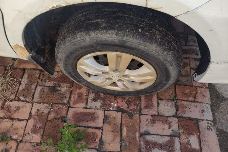Used FORTHING Lingzhi 2017 M5 1.6L Standard Model Right Front Wheel Hub