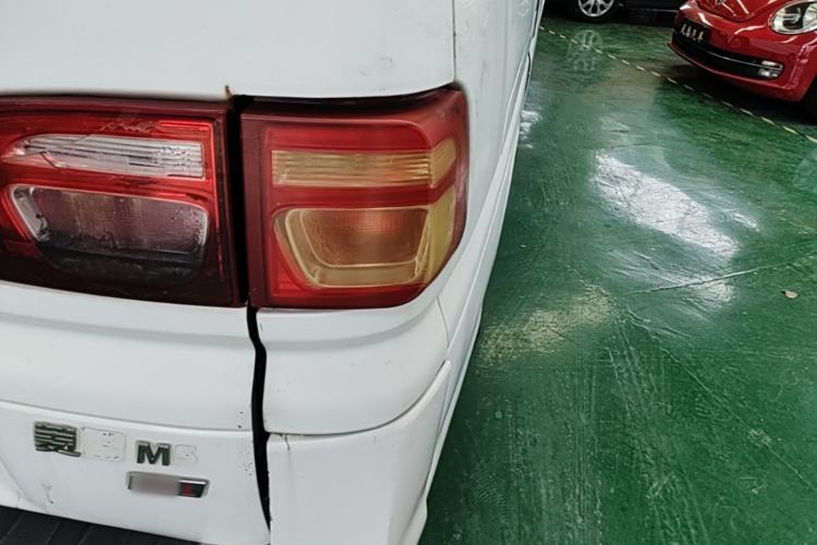 Used FORTHING Lingzhi 2017 M5L 1.6L 7-Seater Comfort Model Right Rear Taillight