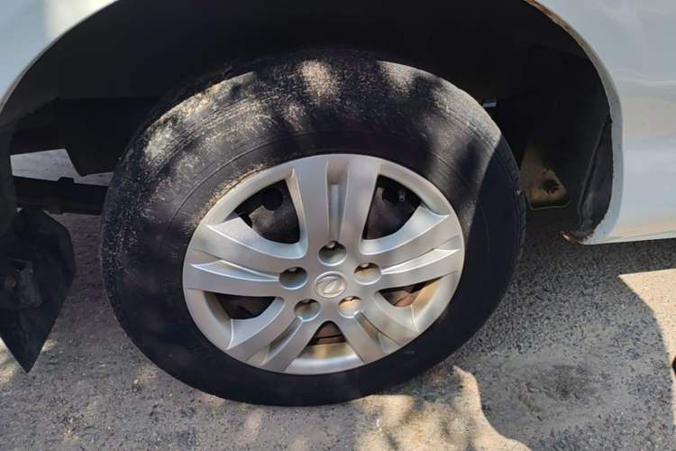 Used FORTHING Lingzhi 2017 M5L 1.6L 7-Seater Standard Model Right Rear Wheel Hub