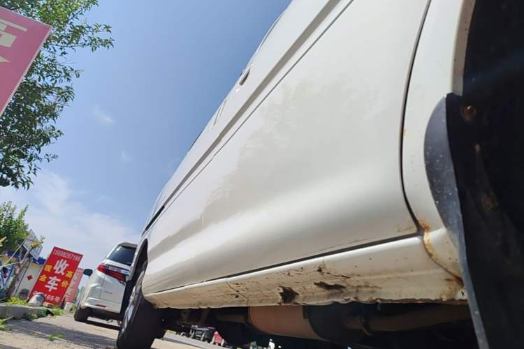 Used FORTHING Lingzhi 2017 M5L 1.6L 7-Seater Standard Model Right Side Sill