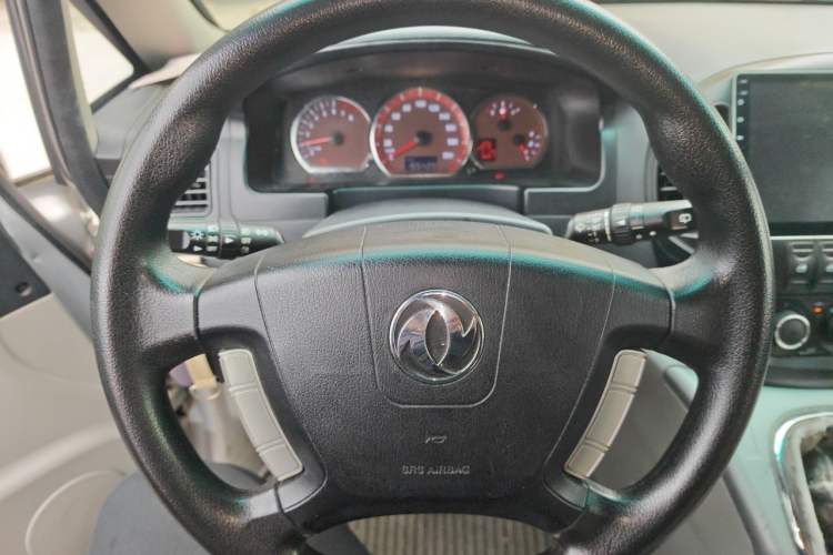 Used FORTHING Lingzhi 2017 M3L 2.0L 7-Seater Comfort Model Steering Wheel