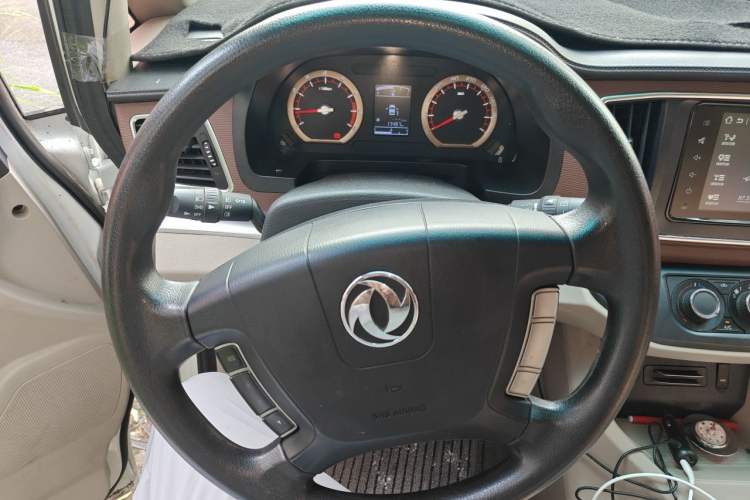 Used FORTHING Lingzhi 2017 M5 1.6L Luxury Model Steering Wheel